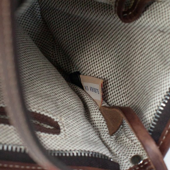 SOLD 🔴 Dooney & Bourke Aubergine Tassel Top Shoulder Bag - Picture 6 of 7